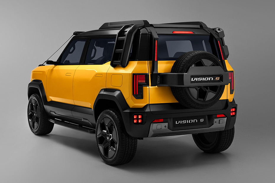 Mahindra Vision S Rear Left Three Quarter View