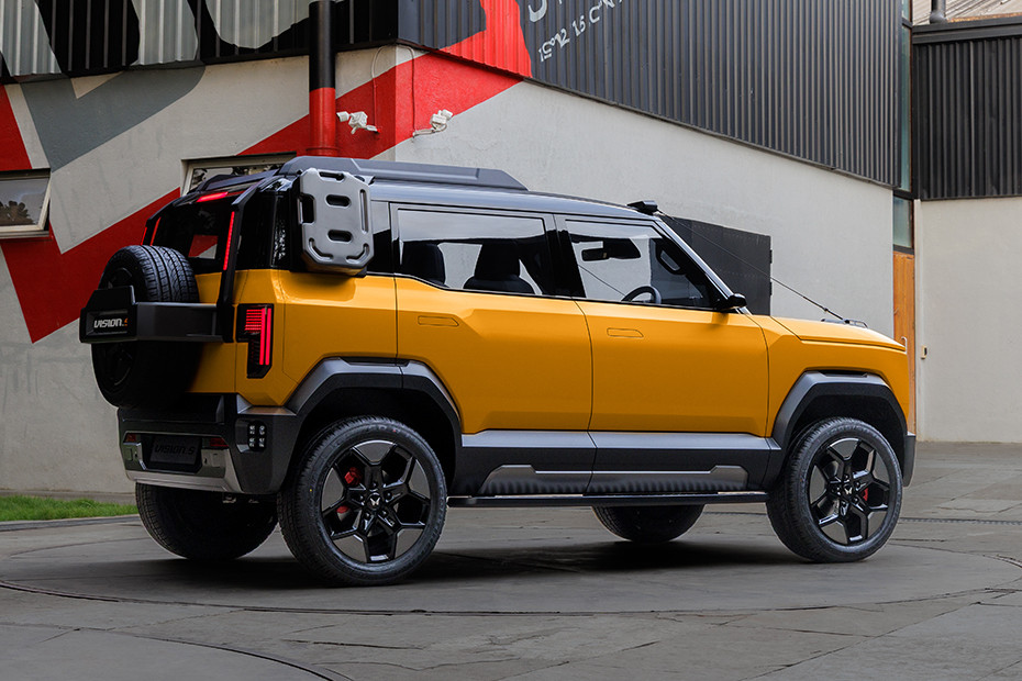 Mahindra Vision S Rear Right Three Quarter View