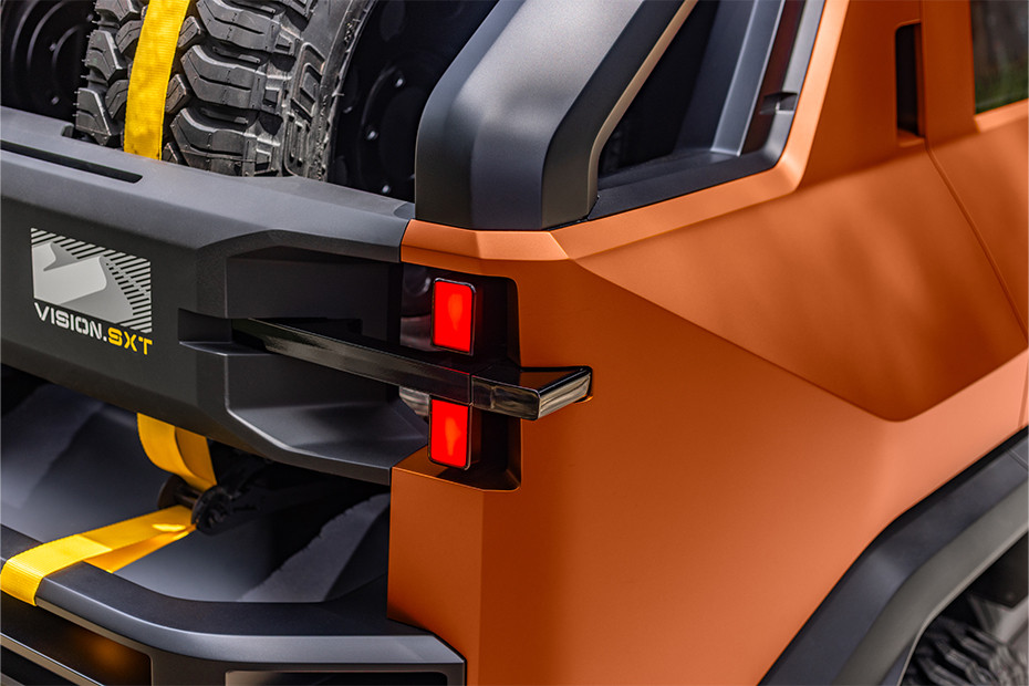 Mahindra Vision SXT Taillight