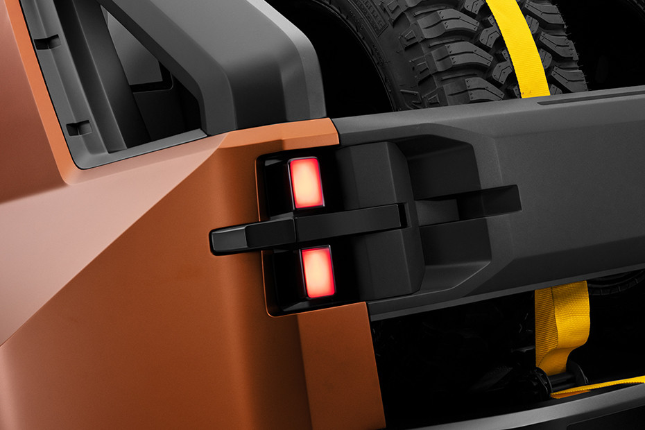 Mahindra Vision SXT Rear Fog Lamp