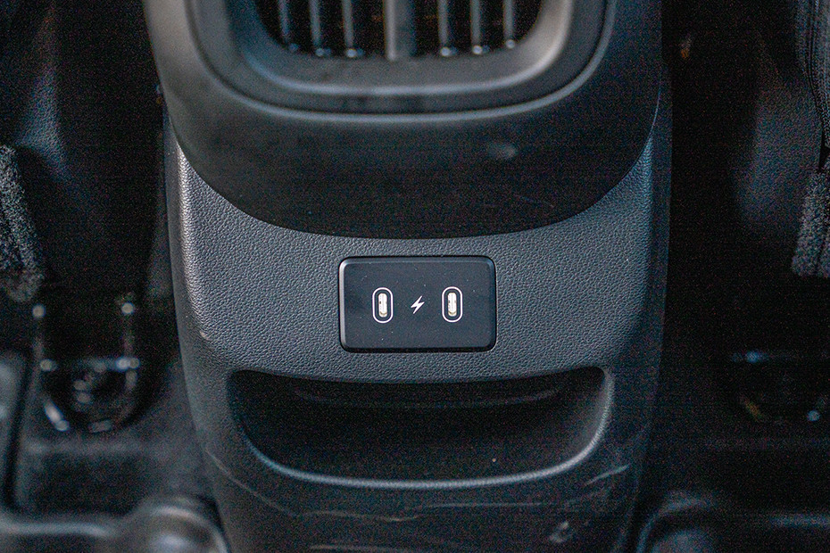 Hyundai Venue N Line USB Charging Port (Rear)