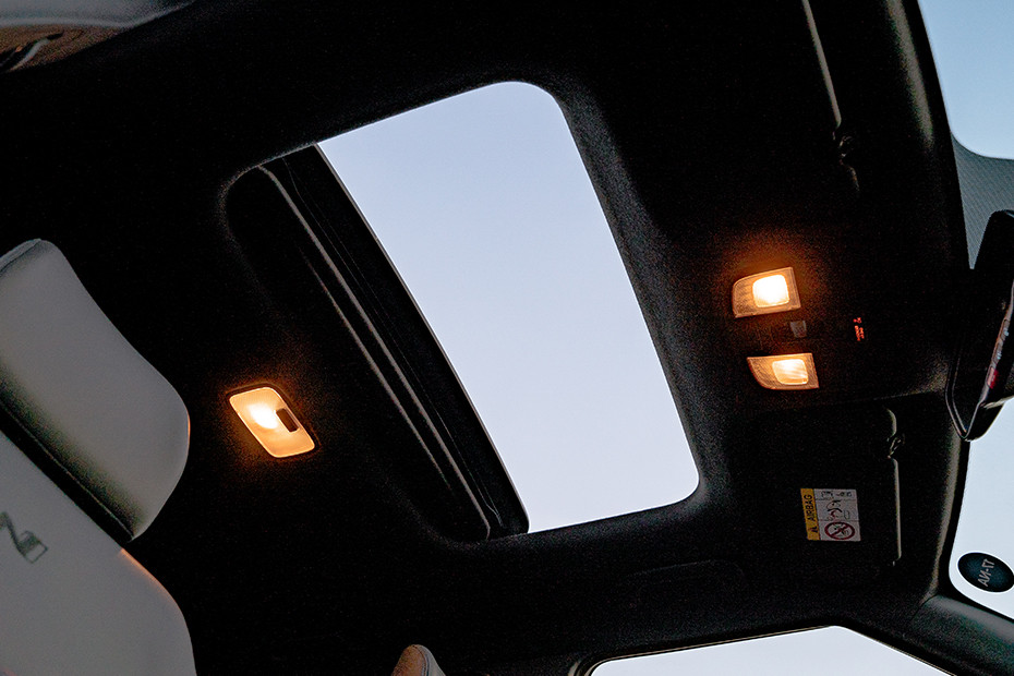 Hyundai Venue N Line Sunroof (Inside View)