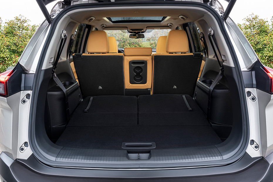 Nissan Nissan X-Trail INTERIOR Boot