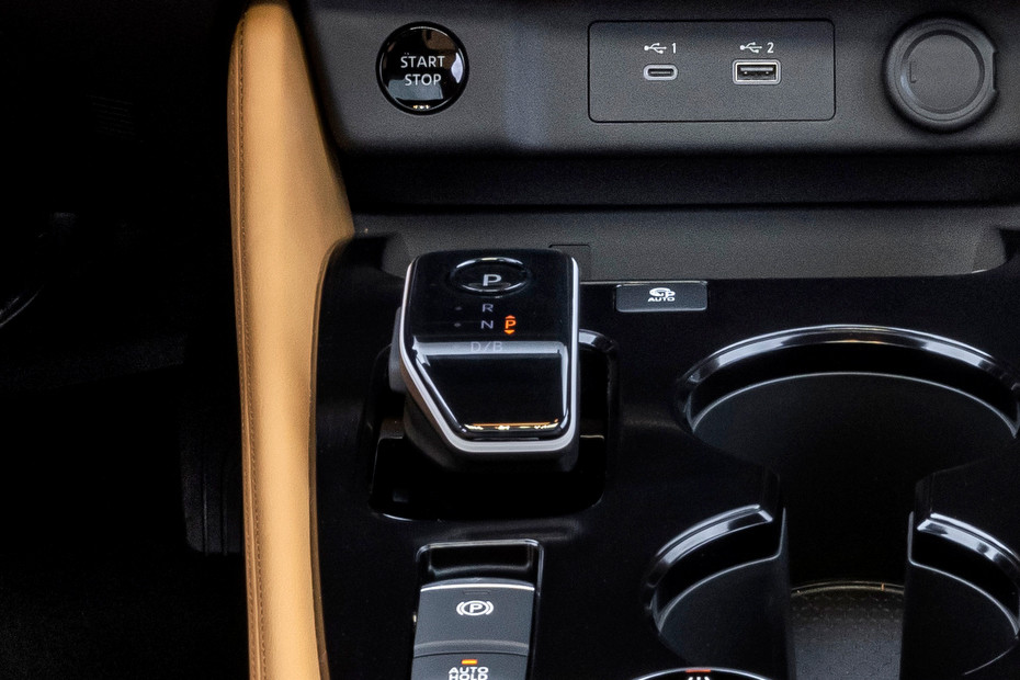 Nissan Nissan X-Trail INTERIOR Center Console