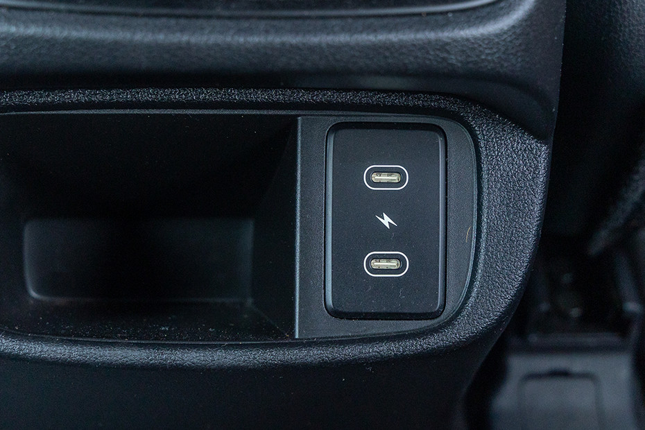 Hyundai Creta N Line USB Charging Port (Rear)